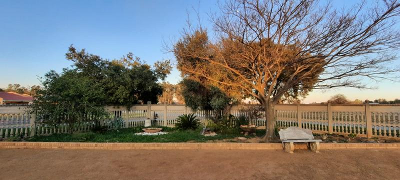 5 Bedroom Property for Sale in Vaalpark Free State